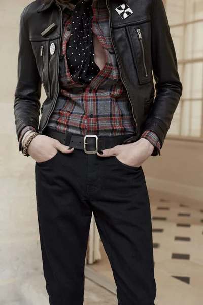 Look 32